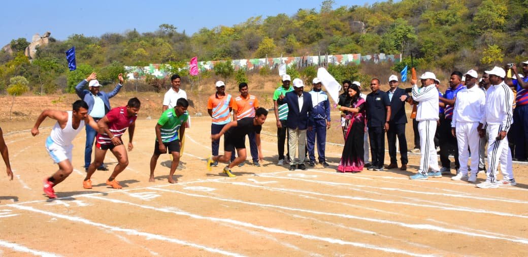 క్రీడలతో స్నేహభావం.. శారీరక దారుడ్యం  ఇంచార్జి కలెక్టర్ గరిమ అగ్రవాల్